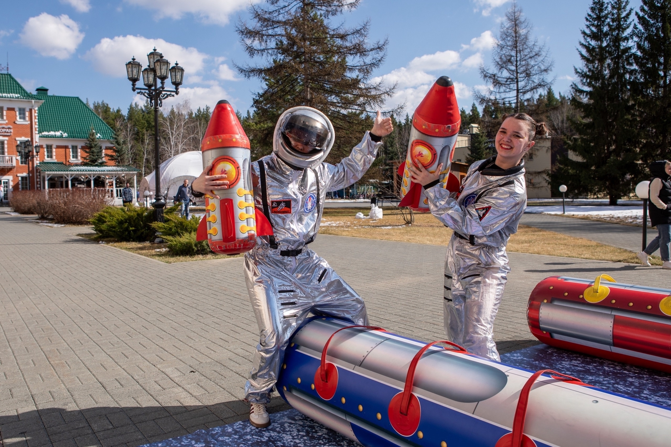 День космонавтики: игры и оформление от «АэроМир»